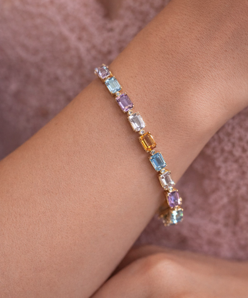 Gemstone Bracelet with Diamonds in K18 Yellow Gold