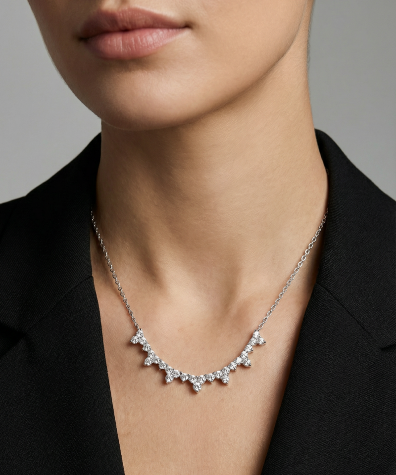 Necklace in K18 White Gold with Diamonds