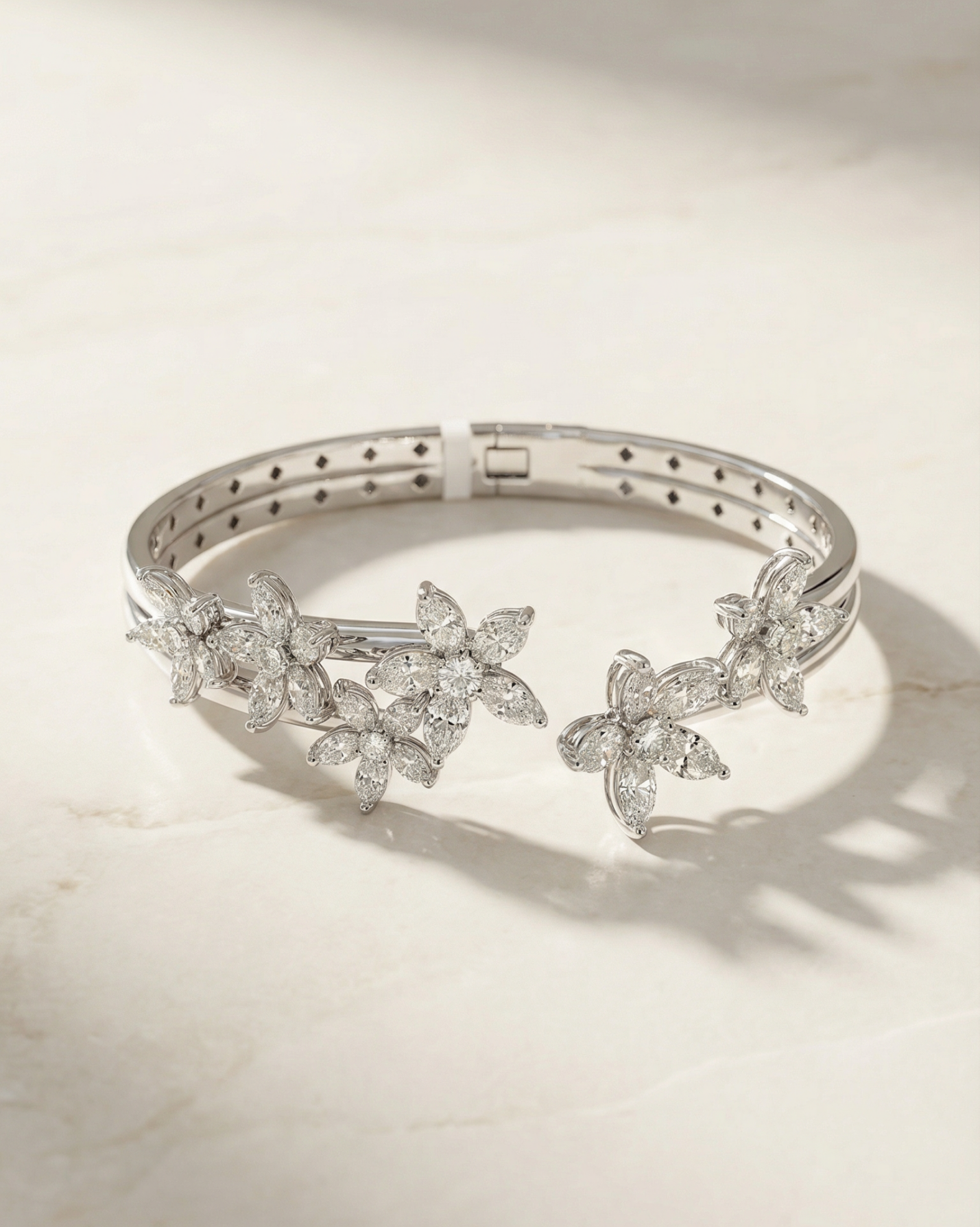 Bracelet in K18 White Gold with Diamonds