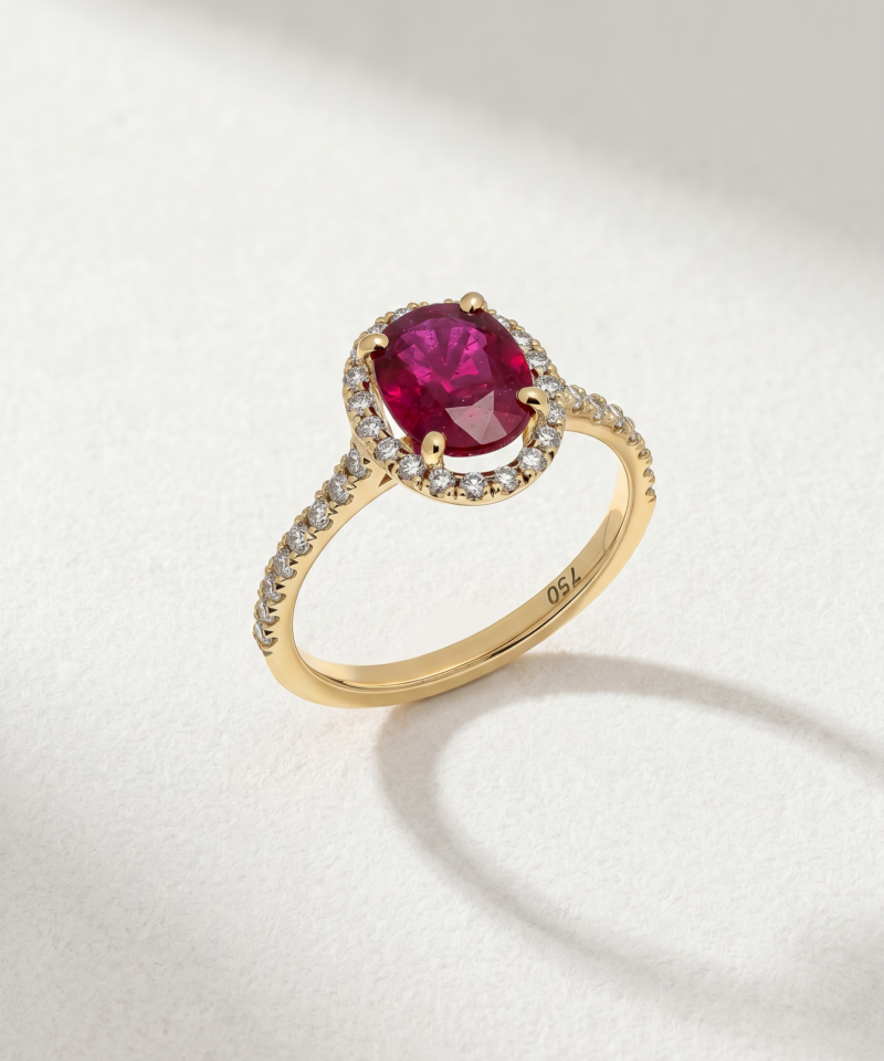 Oval Ruby Halo Ring with Diamonds in K18 Yellow Gold
