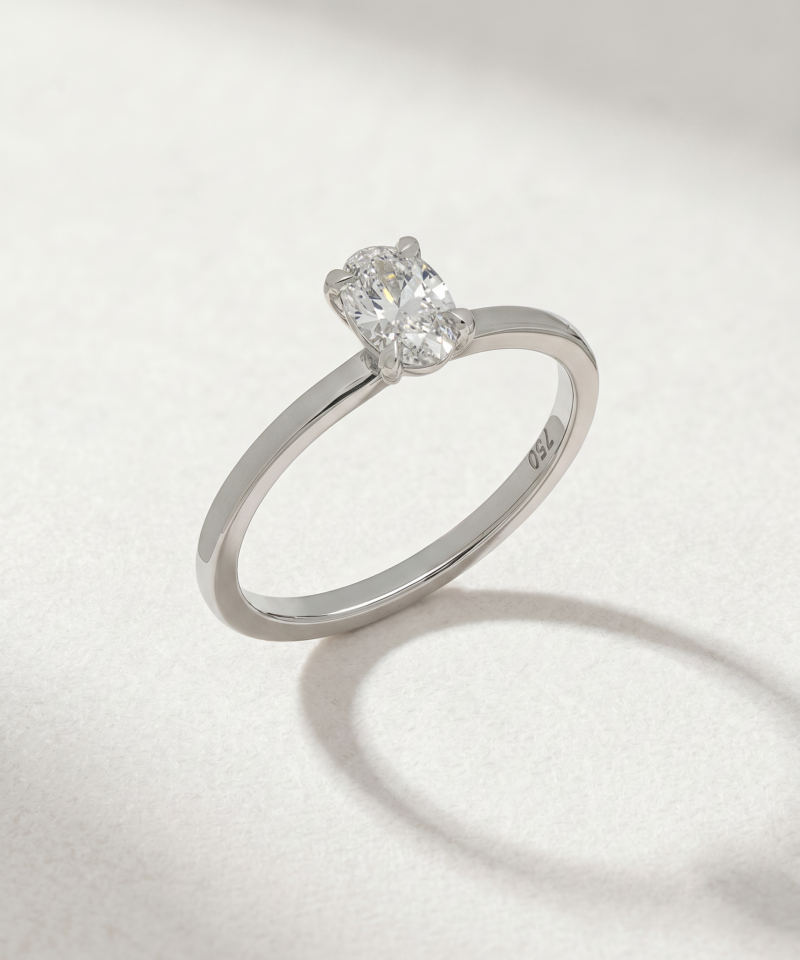 Oval-Cut Diamond Ring in K18 White Gold