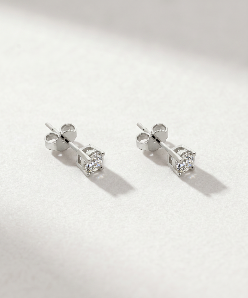0.16ct Diamond Stud Earrings in K18 White Gold