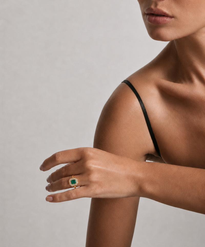 Emerald-Cut Emerald & Baguette Diamond Ring in K18 Yellow Gold