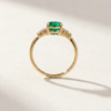 Oval-Cut Emerald & Diamond Ring in K18 Yellow Gold - Image 3