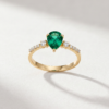 Pear-Cut Emerald & Diamond Ring in K18 Yellow Gold - Image 2