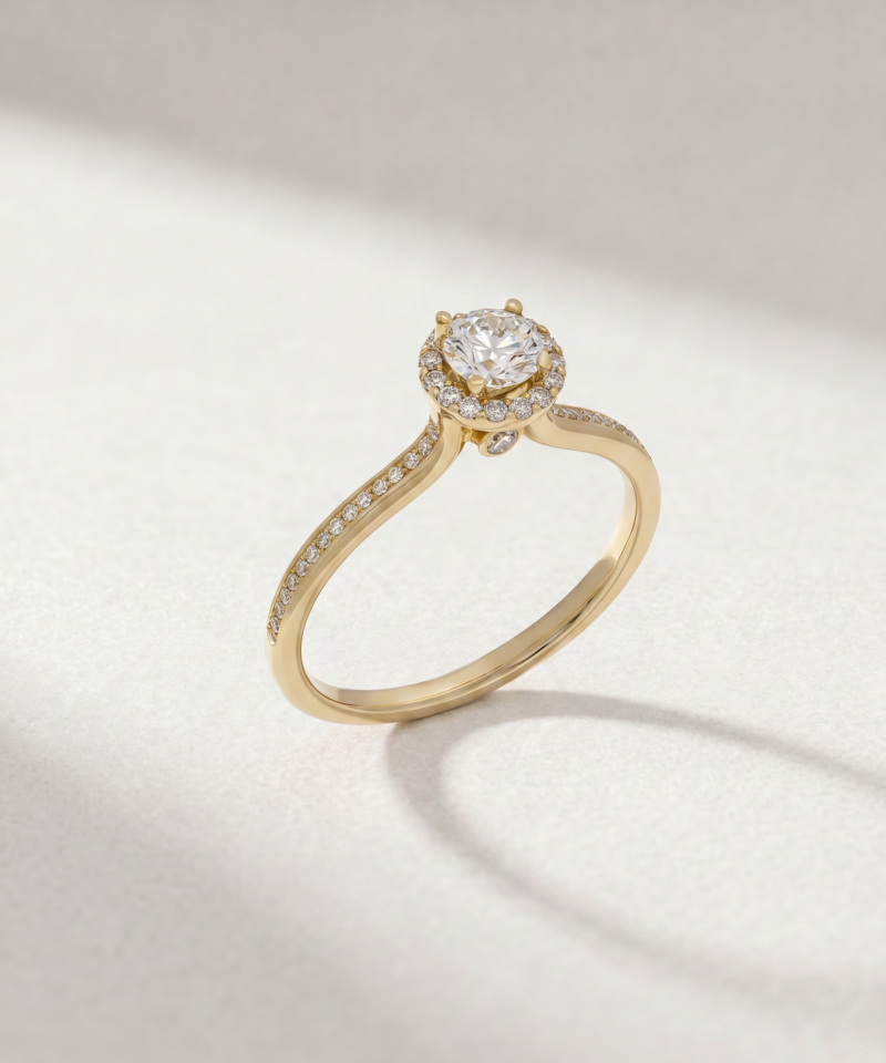 Round-Cut Diamond Halo Ring in K18 Yellow Gold