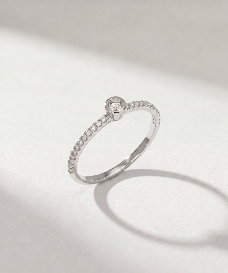 Bezel-Set Diamond Pavé Ring in K18 White Gold
